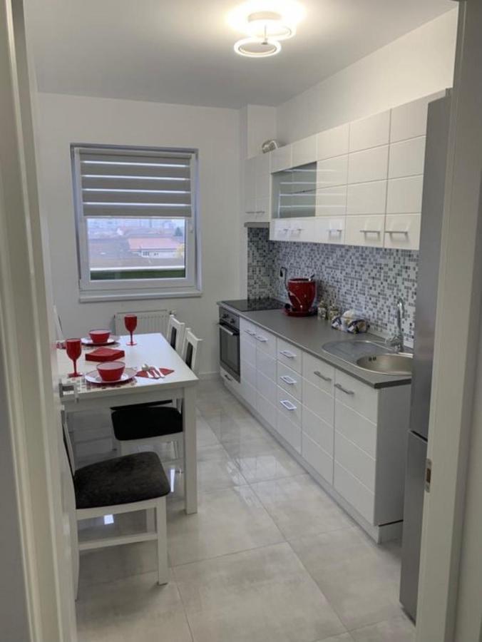 Apartament 2 Camere Prima Nufaru ออราแด ภายนอก รูปภาพ